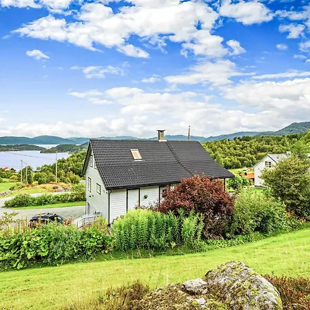 Feriehus In Lundegrend With Wifi Grimsland